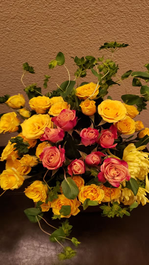 Pink & Yellow Spray Roses & Bupleurum griffithii